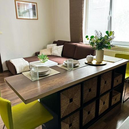 Spacious City Centre Apartment Bratysława Zewnętrze zdjęcie