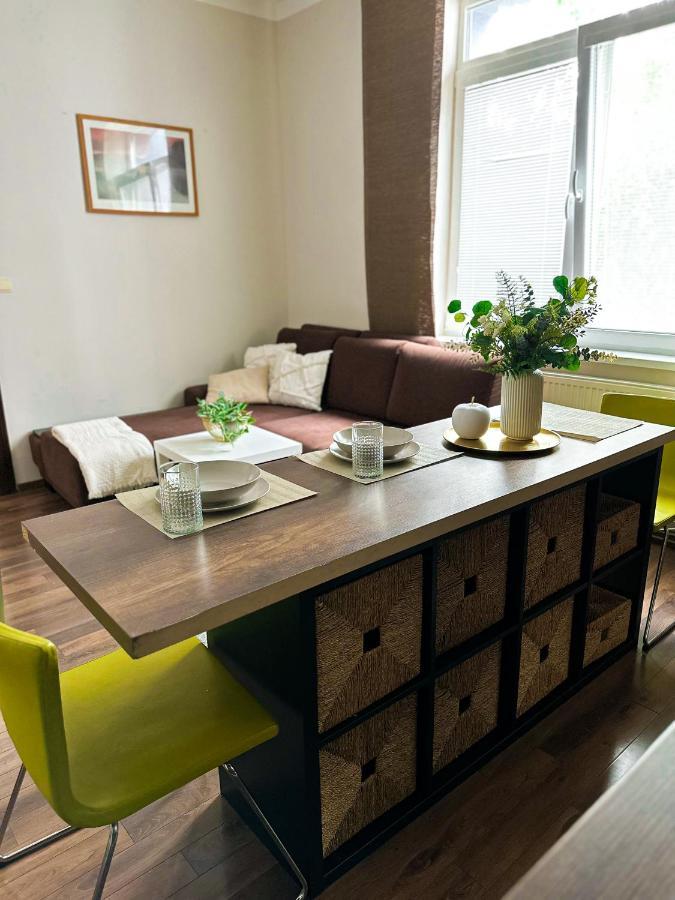 Spacious City Centre Apartment Bratysława Zewnętrze zdjęcie